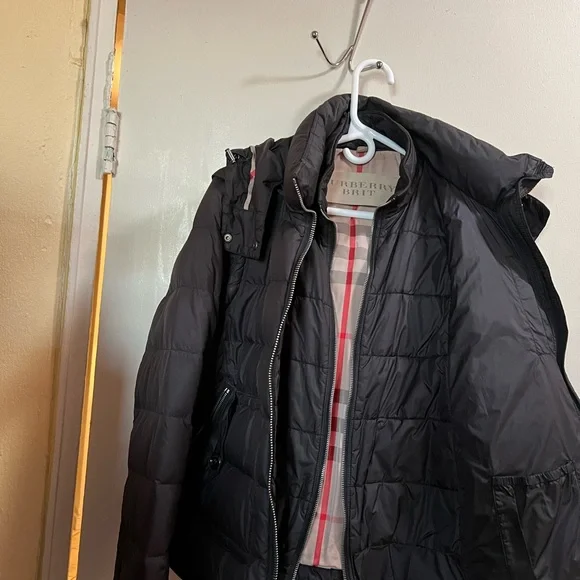 Burberry Black Puffer Jacket/vest - Picture 5 of 5